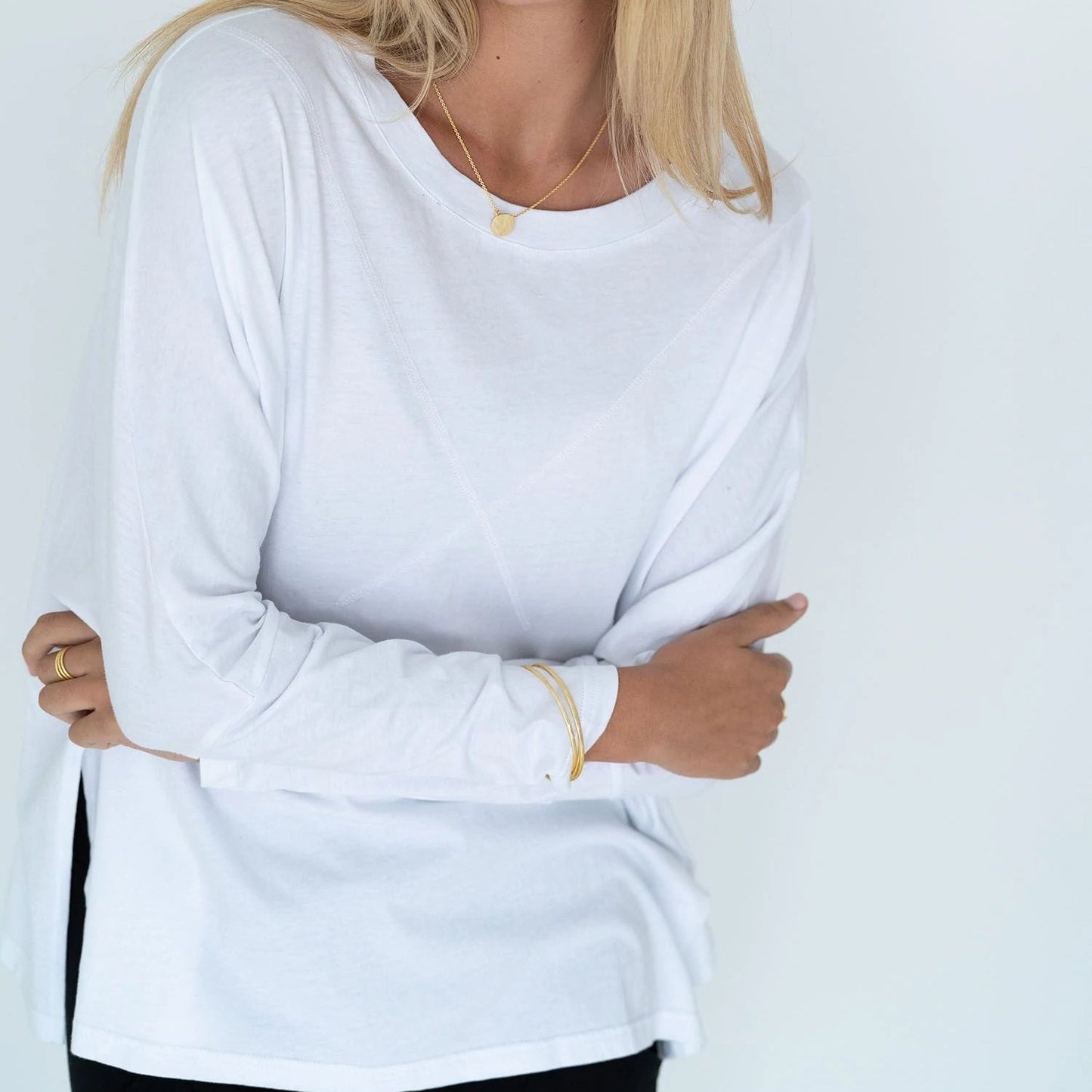 Humidity - Amber Tee in White and Black - sammi
