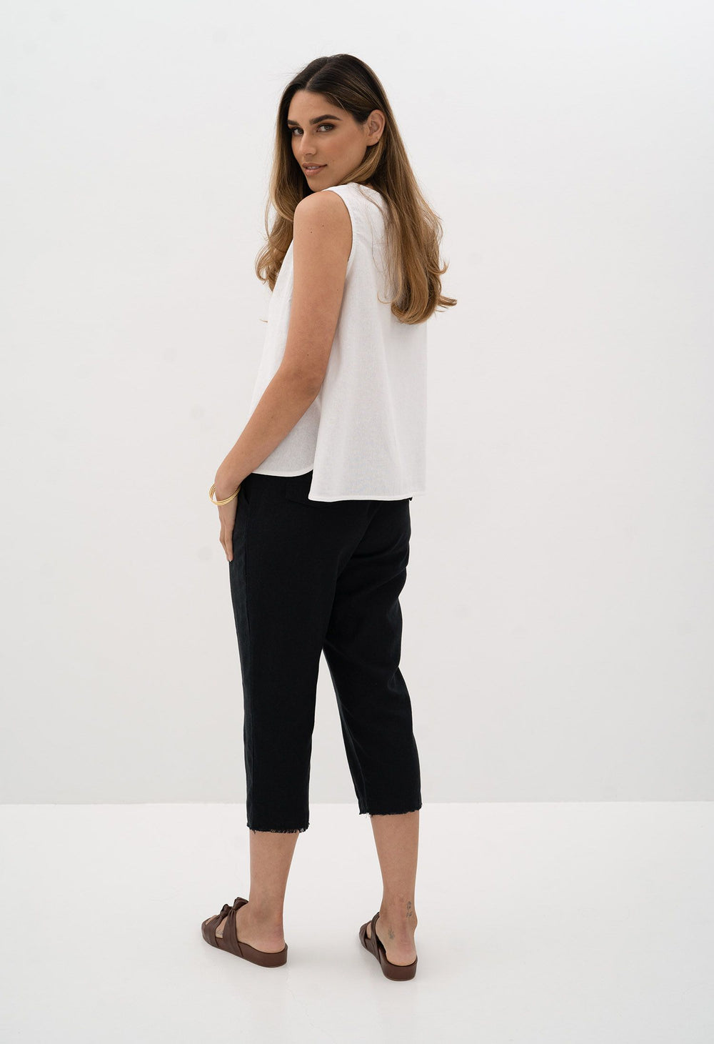 Lido 3/4 Pants by Humidity in Black