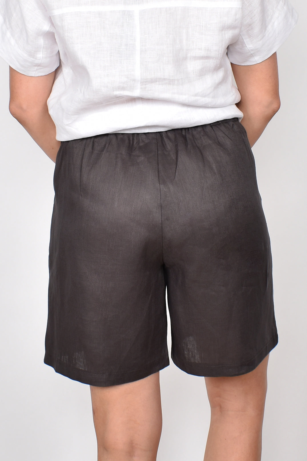 Charcoal Linen Shorts - sammi