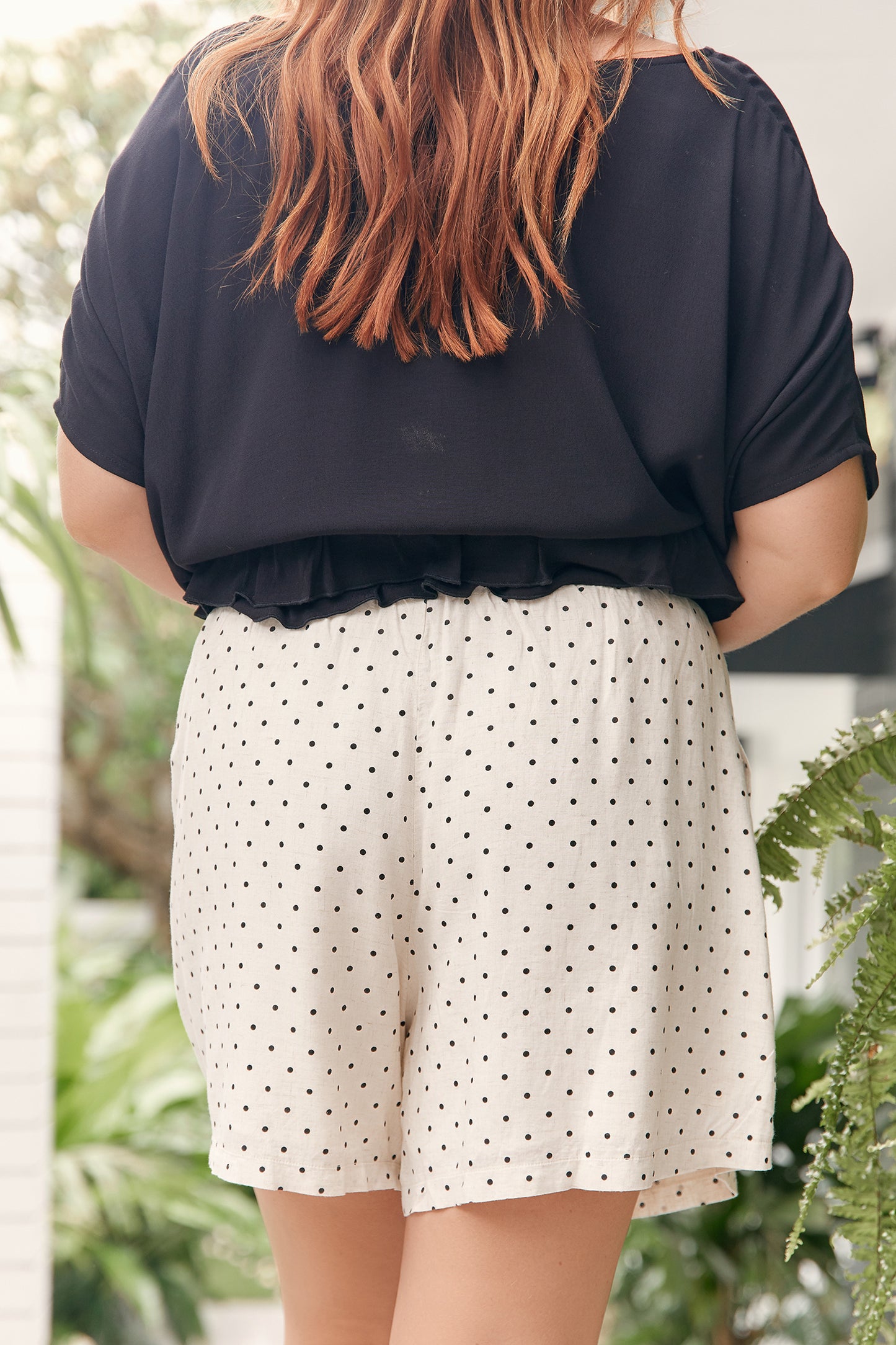 Billy Linen Blend Shorts - Natural with Black Spots and Pockets