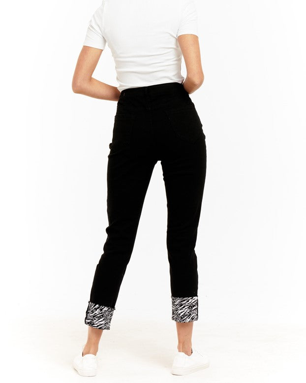 BETTY BASICS - Remi Jeans in Black with a Printed Cuff - sammi